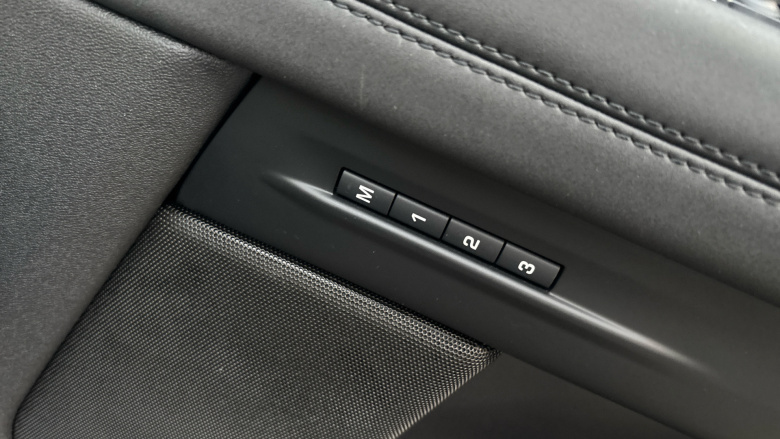 Land Rover Range Rover Evoque 2.0 D200 R-Dynamic SE 5dr Auto Diesel Hatchback